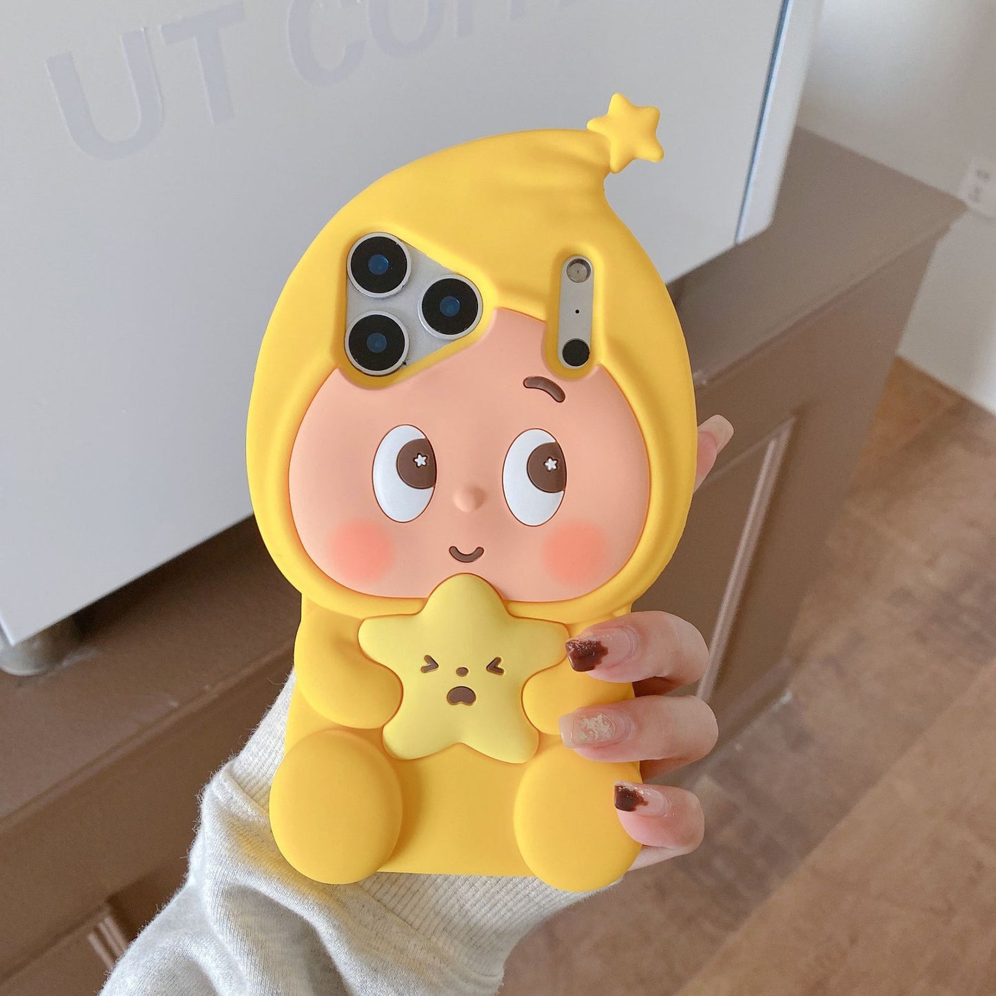 Apple Iphone Cartoon Stereo Star Man Case (Exclusive)