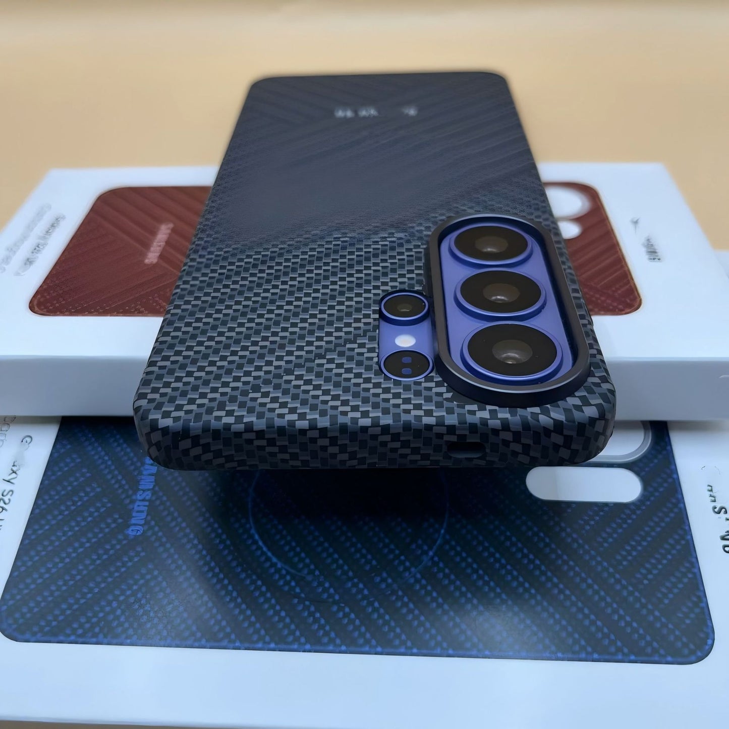 Samsung Ultra series Ultra-Thin Carbon Pattern Case (Exclusive)