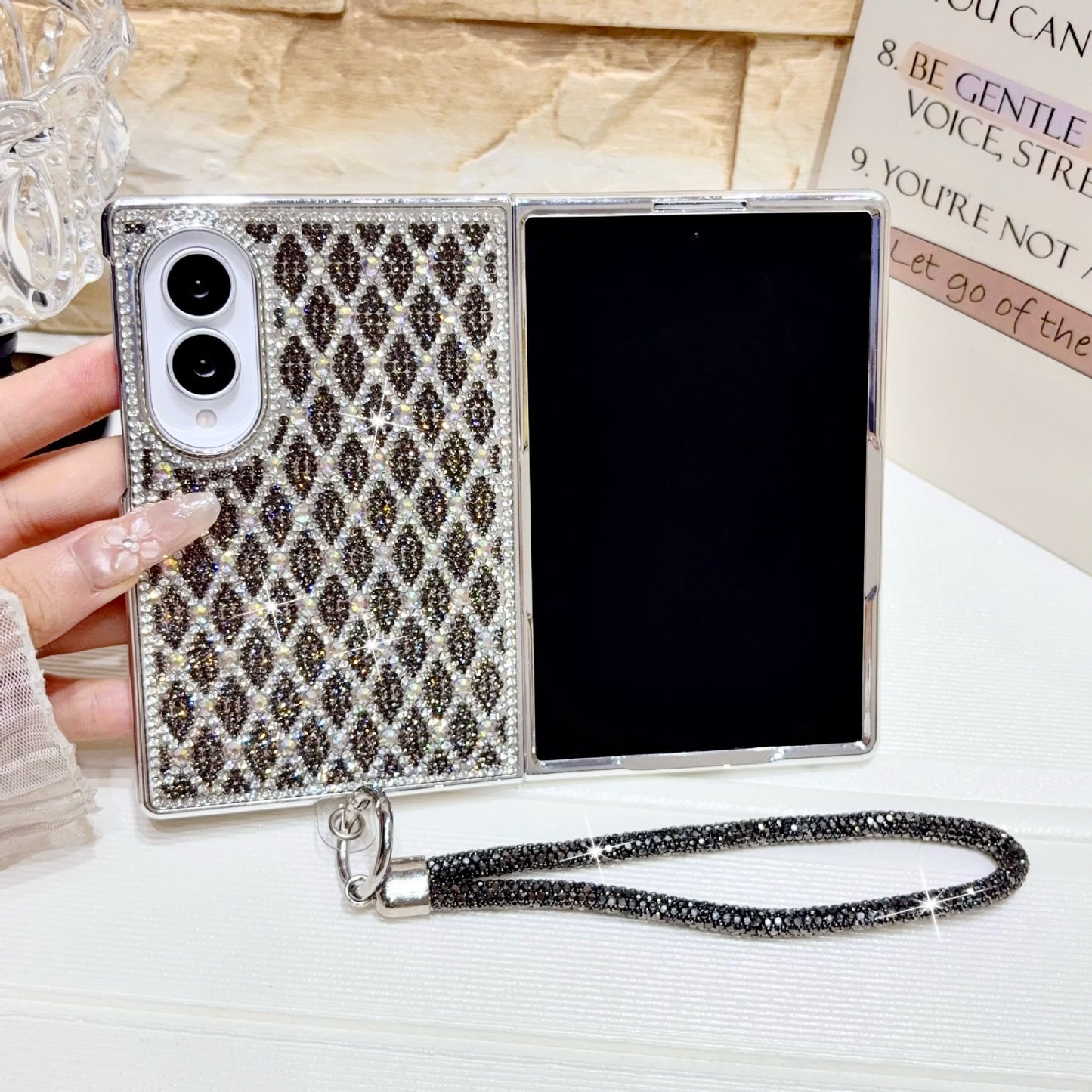 Samsung Fold & Flip rhinestone bracelet diamond folding case (Exclusive)