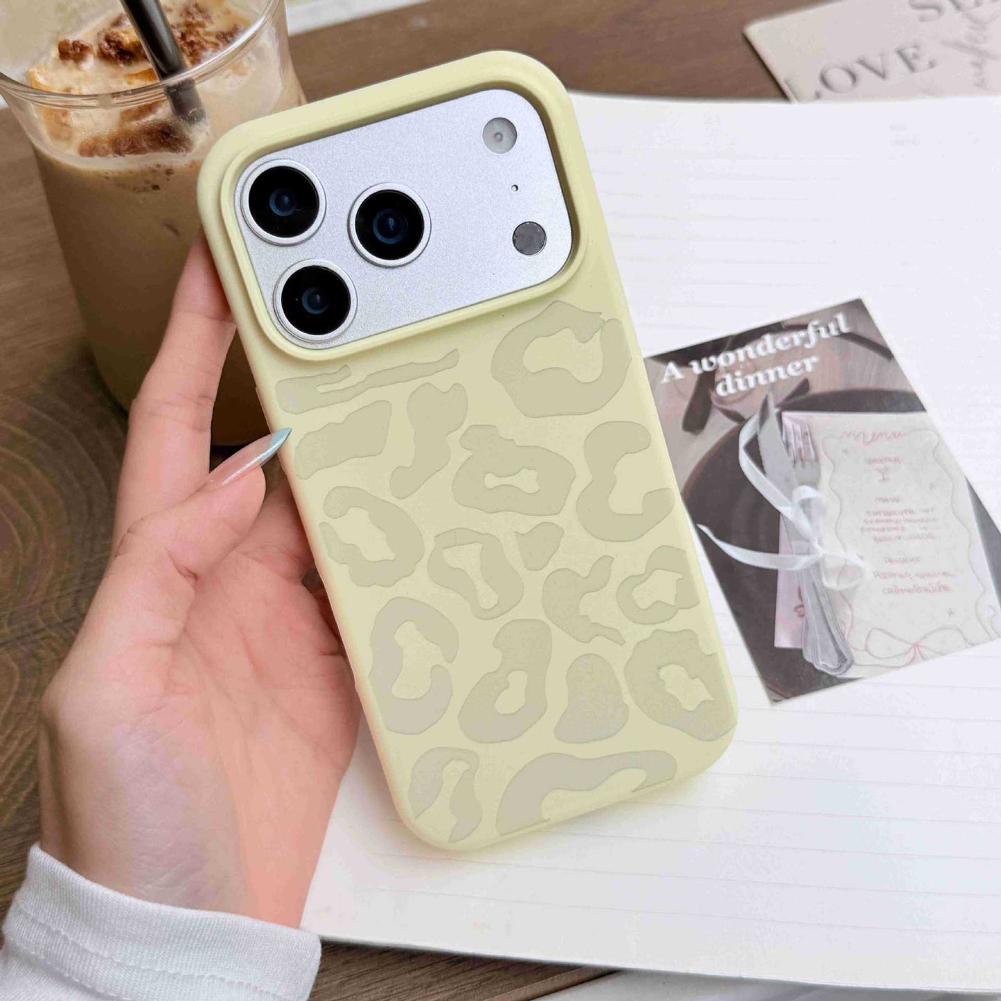 Apple Iphone Skin-Fell Leopard print soft shell Case (Exclusive)