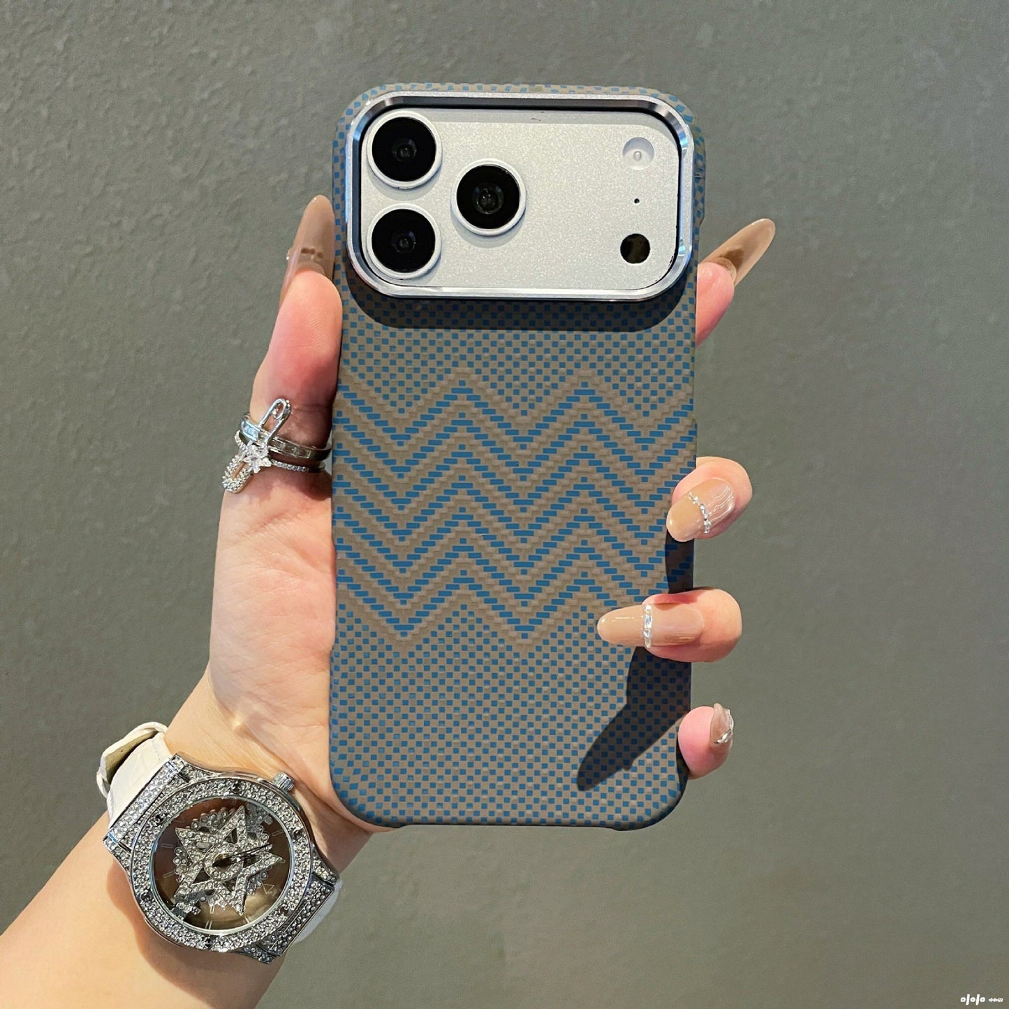 Apple Iphone Kevlar textured magnetic skin-feel frosted semi-enclosed protective case (Exclusive)