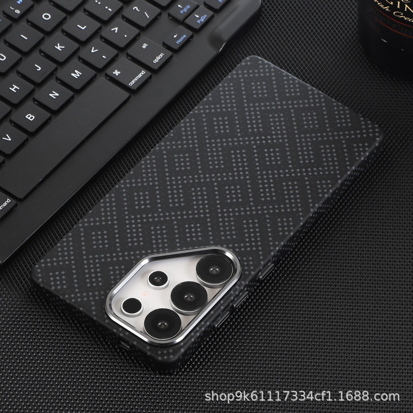 Samsung Ultra Series Fiber Pattern Mobile Case (Exclusive)