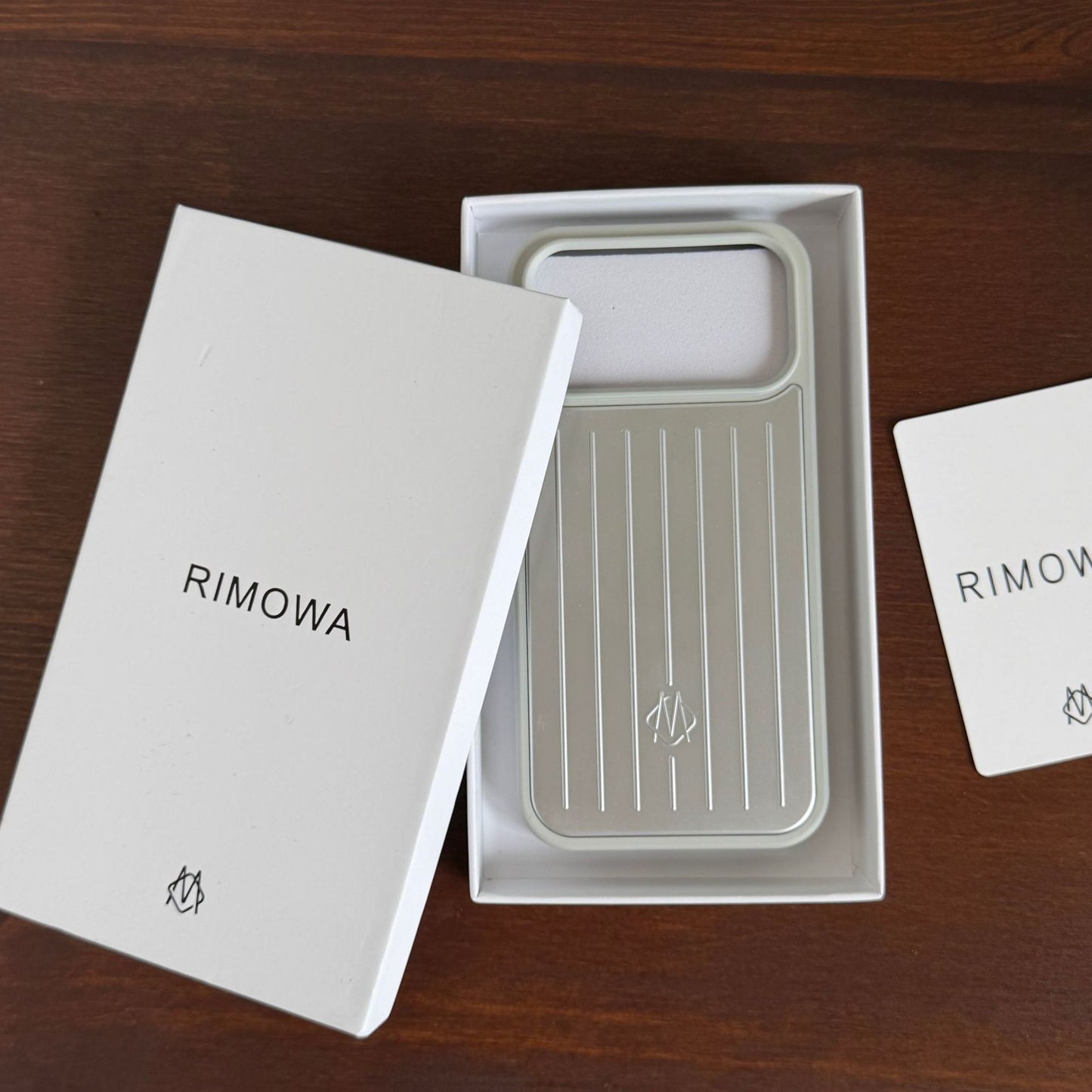 Apple Iphone Aluminum Alloy Suitcase-Style Anti-Fingerprint Magnetic Phone Case (Exclusive)