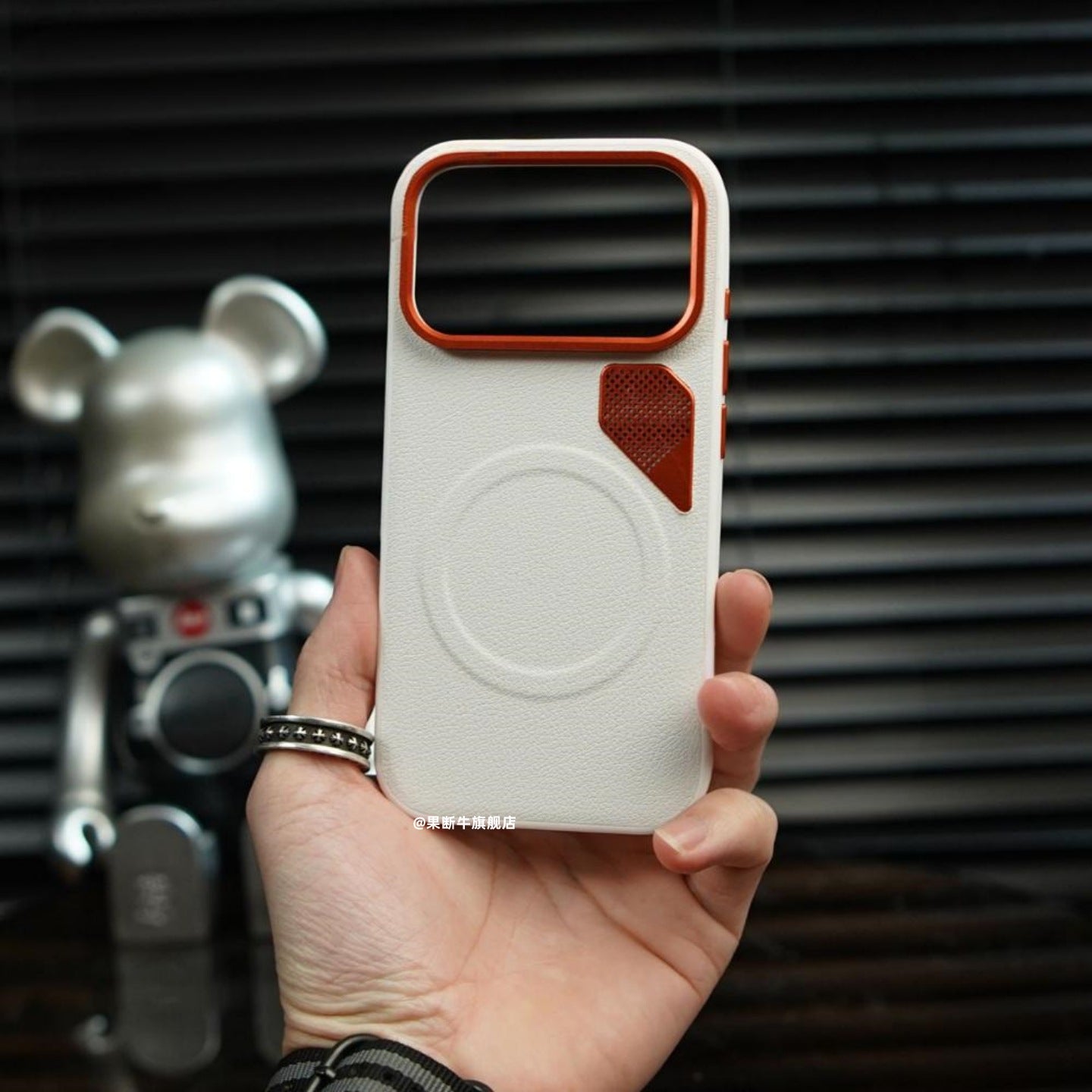 Apple Iphone Gold Armor Magnetic Cooling High-End Plain Leather Case (Exclusive)