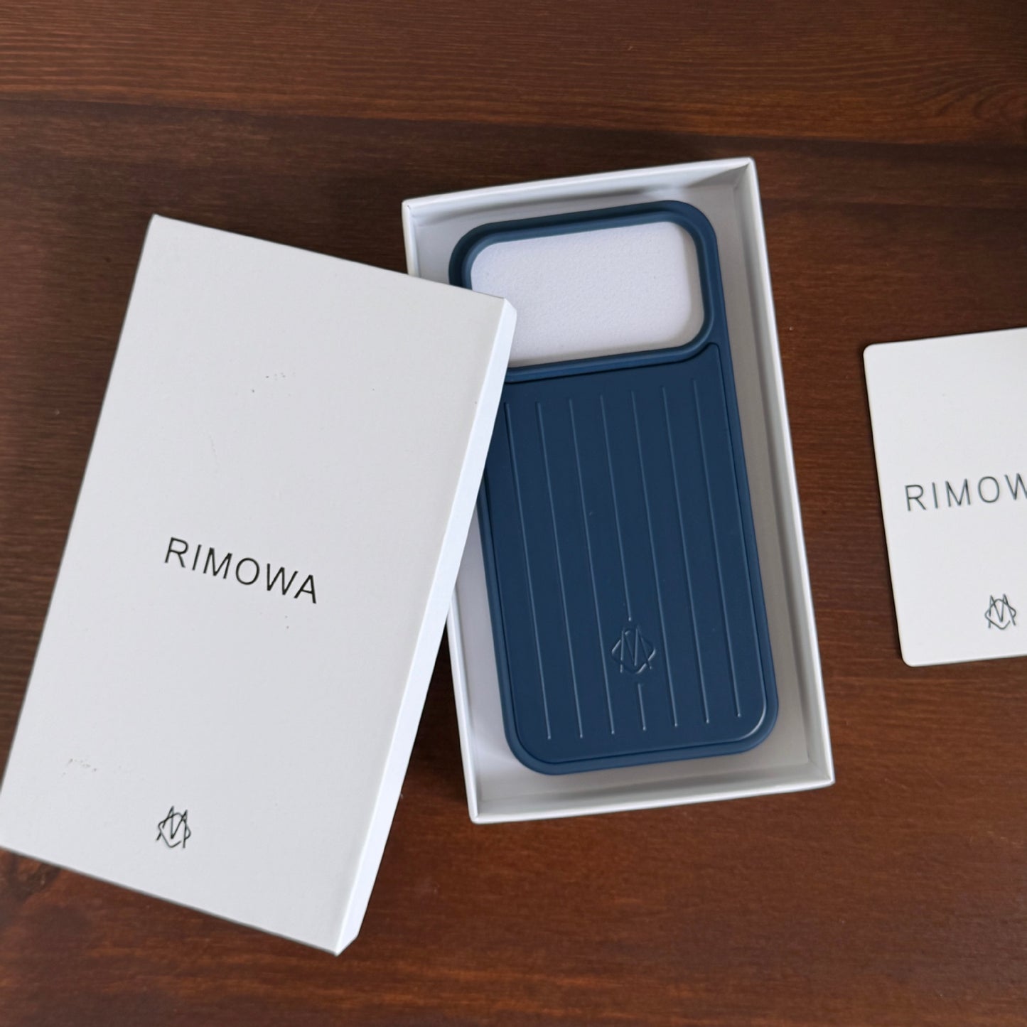 Apple Iphone Aluminum Alloy Suitcase-Style Anti-Fingerprint Magnetic Phone Case (Exclusive)